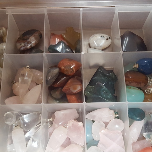 GEMSTONE PENDANTS - PENDULUMS - ARROWHEADS & MORE - Picture 3 of 8